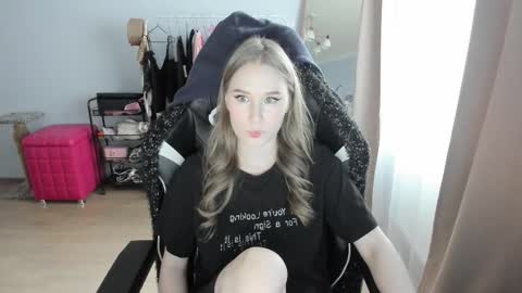 Snapshot of jimmy_and_amy chatting on November 2, 10:50 am Amy  next stream on Wednesday Thursday Friday Saturday and Sunday at 16 pm GMT3 online show from November 2, 10:50 am