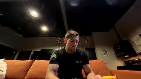 Snapshot of jimmy_chester chatting on December 7, 9:22 pm Julian Brady online show from December 7, 9:22 pm