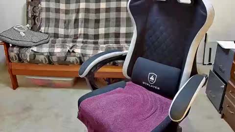 jimmy_d47 online show from April 26, 1:47 am