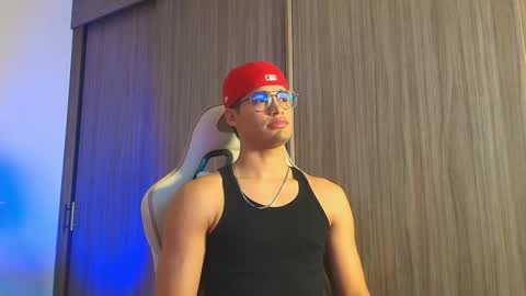 Snapshot of jimmy_leeh_ chatting on November 28, 4:37 am Jimmy Leeh online show from November 28, 4:37 am