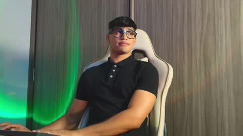 Snapshot of jimmy_leeh_ chatting on November 30, 5:11 am Jimmy Leeh online show from November 30, 5:11 am