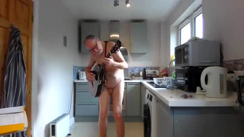 Snapshot of jimmybenido chatting on May 8, 5:07 pm Jim Redgewell online show from May 8, 5:07 pm