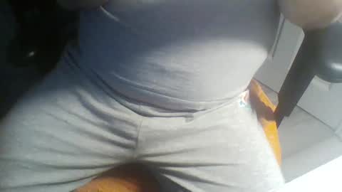 Snapshot of jimmychongax chatting on December 8, 11:24 am Jimmychongax online show from December 8, 11:24 am