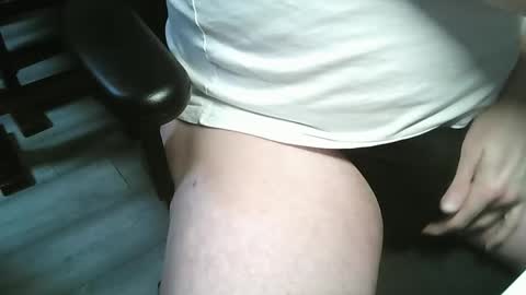 Snapshot of jimmychongax chatting on February 21, 11:32 pm Jimmychongax online show from February 21, 11:32 pm