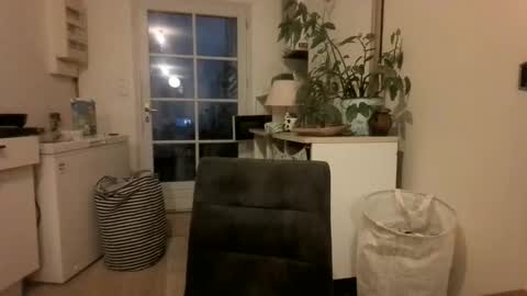 jin16000 online show from April 24, 4:37 am