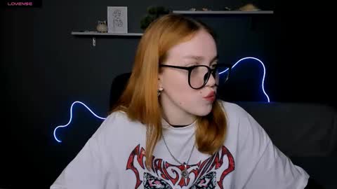 Snapshot of jina_toys chatting on September 10, 7:25 pm jina_toys online show from September 10, 7:25 pm