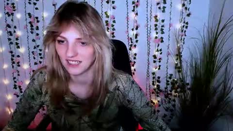 Snapshot of jina_toys chatting on September 12, 7:25 pm jina_toys online show from September 12, 7:25 pm