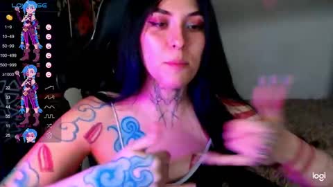 Snapshot of jinx_25 chatting on January 6, 12:48 am Jinx online show from January 6, 12:48 am