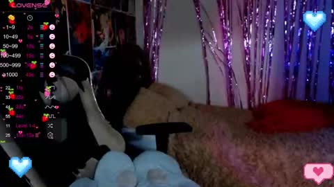 Snapshot of jinx_25 chatting on February 15, 12:15 am Jinx online show from February 15, 12:15 am