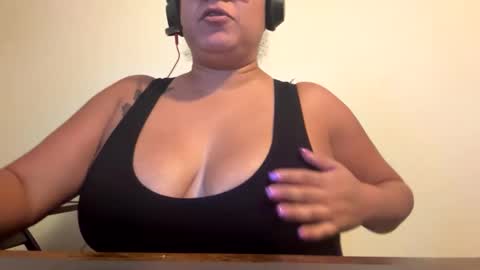 jiselledd online show from September 24, 5:16 pm