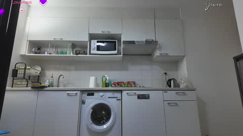 Jiwon online show from February 21, 4:37 pm