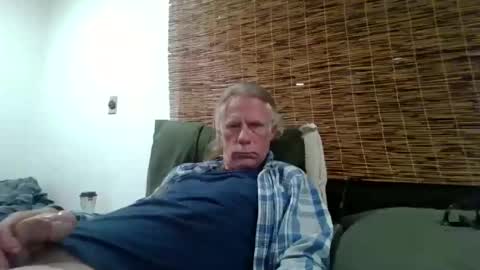 jizzmitten5 online show from March 10, 5:01 am