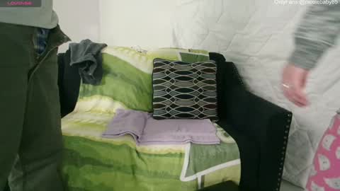 Nicole  Allen online show from December 3, 1:30 am