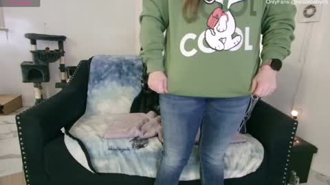 Nicole  Allen online show from December 28, 3:47 am