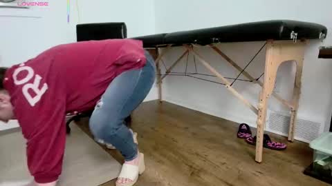 Nicole  Allen online show from March 10, 12:48 am