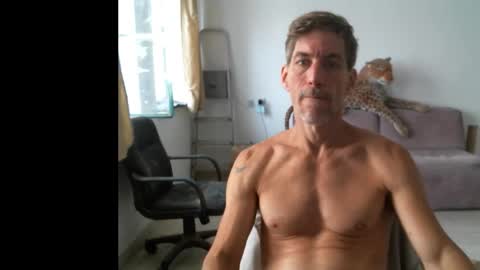 Snapshot of jlmbud chatting on October 12, 10:47 am jlmbud online show from October 12, 10:47 am