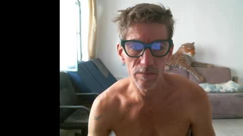 Snapshot of jlmbud chatting on June 6, 2:00 pm jlmbud online show from June 6, 2:00 pm