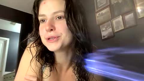 Snapshot of jlynn1997 chatting on June 9, 1:01 pm jlynn1997 online show from June 9, 1:01 pm