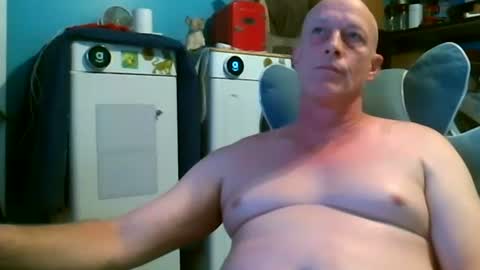 Snapshot of jlz2695 chatting on June 1, 5:14 pm jlz2695 online show from June 1, 5:14 pm