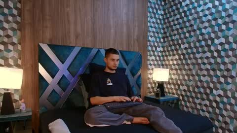 Snapshot of joaho_fernandez chatting on April 8, 8:53 pm Joao online show from April 8, 8:53 pm