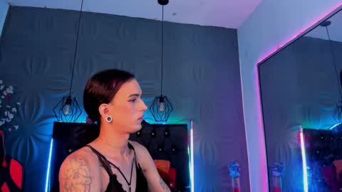 Joa Isaza     online show from January 11, 10:08 am