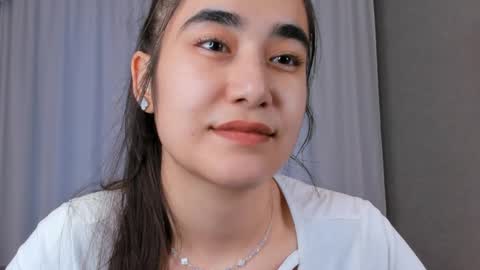 Mia online show from December 15, 1:11 pm