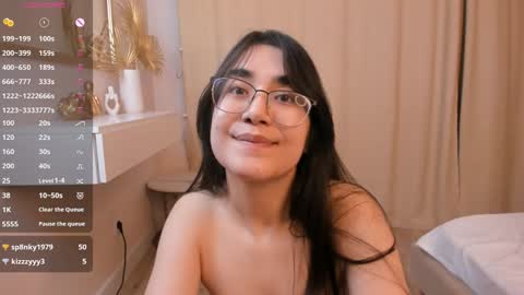 Mia online show from January 17, 3:22 pm