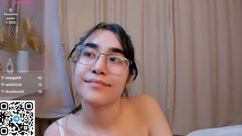 Mia online show from January 18, 3:59 pm