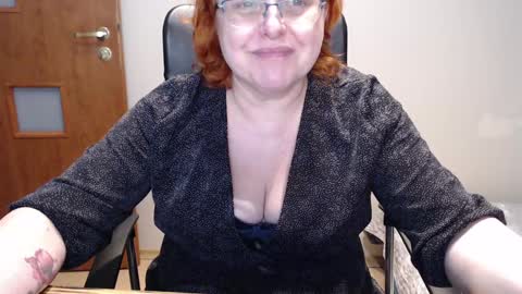 Joanna and Greg online show from January 3, 3:33 pm