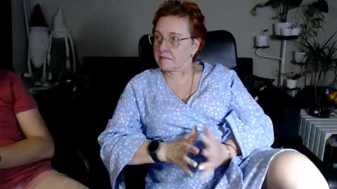 Joanna and Greg online show from December 18, 9:04 am