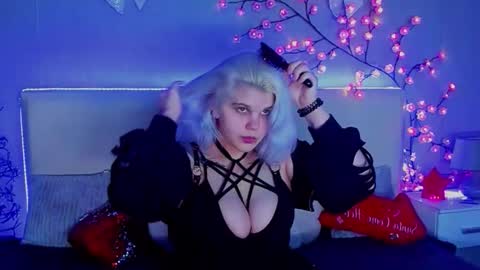 Joann online show from December 18, 7:09 pm