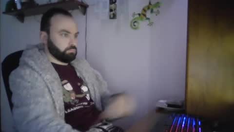 Snapshot of joaodias_18 chatting on March 7, 1:42 am joaodias_18 online show from March 7, 1:42 am