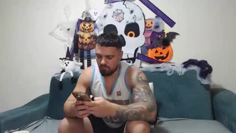 Snapshot of jodogs chatting on October 28, 7:01 am Tiberius online show from October 28, 7:01 am