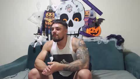 Snapshot of jodogs chatting on October 28, 7:05 pm Tiberius online show from October 28, 7:05 pm