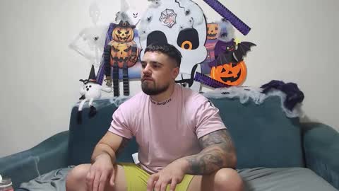 Snapshot of jodogs chatting on October 30, 2:18 pm Tiberius online show from October 30, 2:18 pm