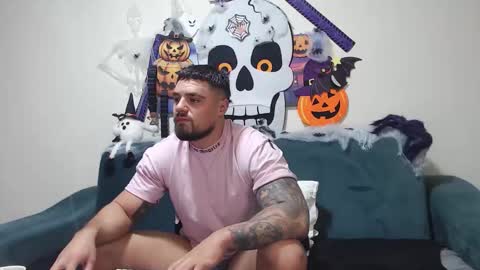 Snapshot of jodogs chatting on October 31, 8:15 am Tiberius online show from October 31, 8:15 am