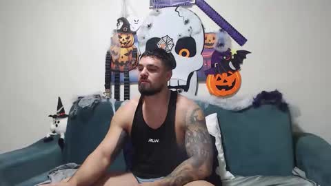 Snapshot of jodogs chatting on November 5, 11:54 am Tiberius online show from November 5, 11:54 am