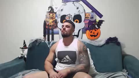 Snapshot of jodogs chatting on November 6, 7:37 pm Tiberius online show from November 6, 7:37 pm