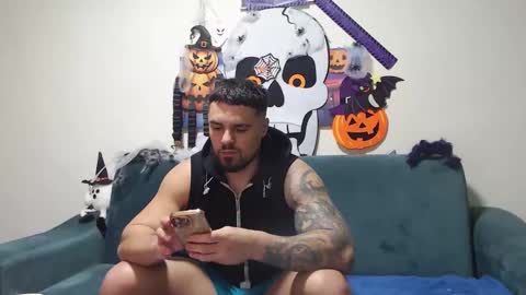 Snapshot of jodogs chatting on November 9, 2:59 pm Tiberius online show from November 9, 2:59 pm