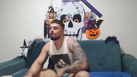 Snapshot of jodogs chatting on November 10, 3:16 am Tiberius online show from November 10, 3:16 am