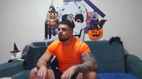 Snapshot of jodogs chatting on November 11, 4:45 am Tiberius online show from November 11, 4:45 am