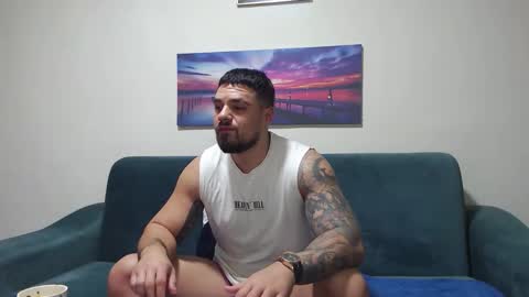 Snapshot of jodogs chatting on November 17, 5:13 am Tiberius online show from November 17, 5:13 am