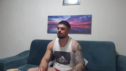 Snapshot of jodogs chatting on November 27, 7:21 am Tiberius online show from November 27, 7:21 am