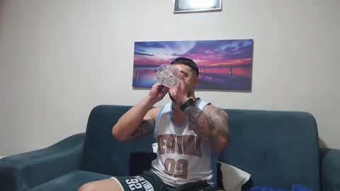 Snapshot of jodogs chatting on December 5, 6:37 pm Tiberius online show from December 5, 6:37 pm