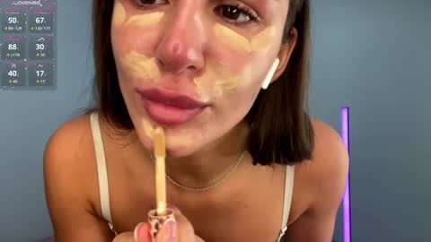 Nicole online show from December 17, 3:45 am