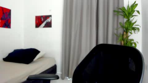 Snapshot of joe23___ chatting on February 12, 4:35 pm Joe online show from February 12, 4:35 pm