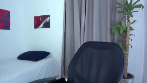 Snapshot of joe23___ chatting on March 25, 11:49 am Joe online show from March 25, 11:49 am