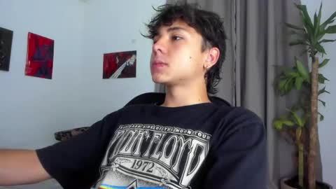 Snapshot of joe23___ chatting on April 5, 10:12 am Joe online show from April 5, 10:12 am