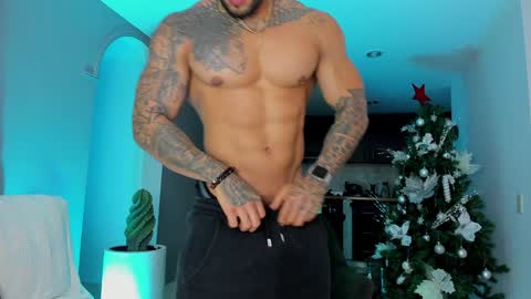 Snapshot of joe_esthetic chatting on December 19, 12:34 am joe_esthetic online show from December 19, 12:34 am