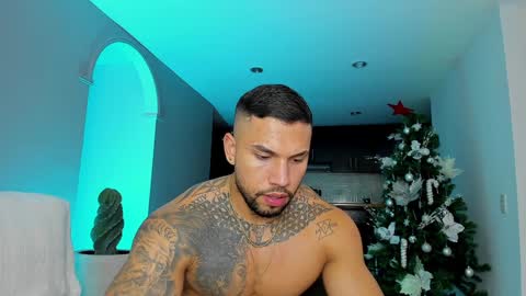 Snapshot of joe_esthetic chatting on December 22, 3:22 am joe_esthetic online show from December 22, 3:22 am